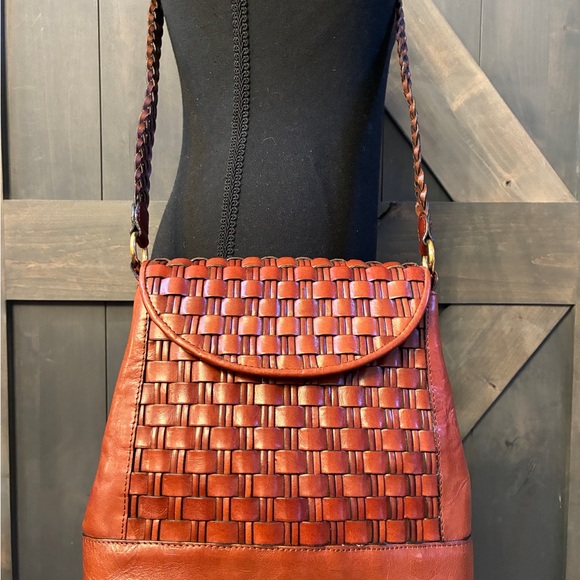 Vintage Woven Leather Shoulder Bag - Picture 4 of 11